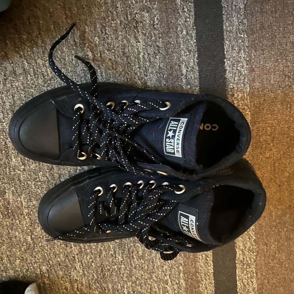 Converse mid Womens size 8.5